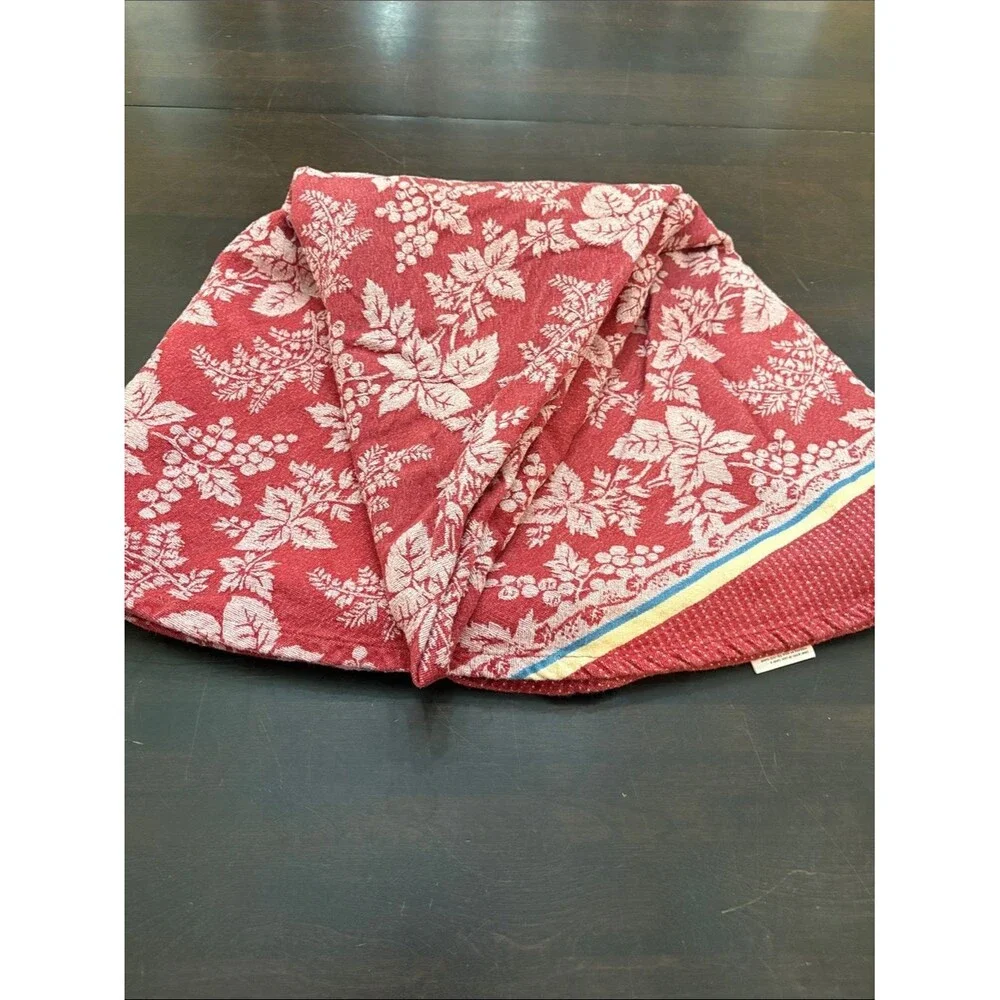 Martha Stewart Round Red and Cream Leaf Jacquard Textile